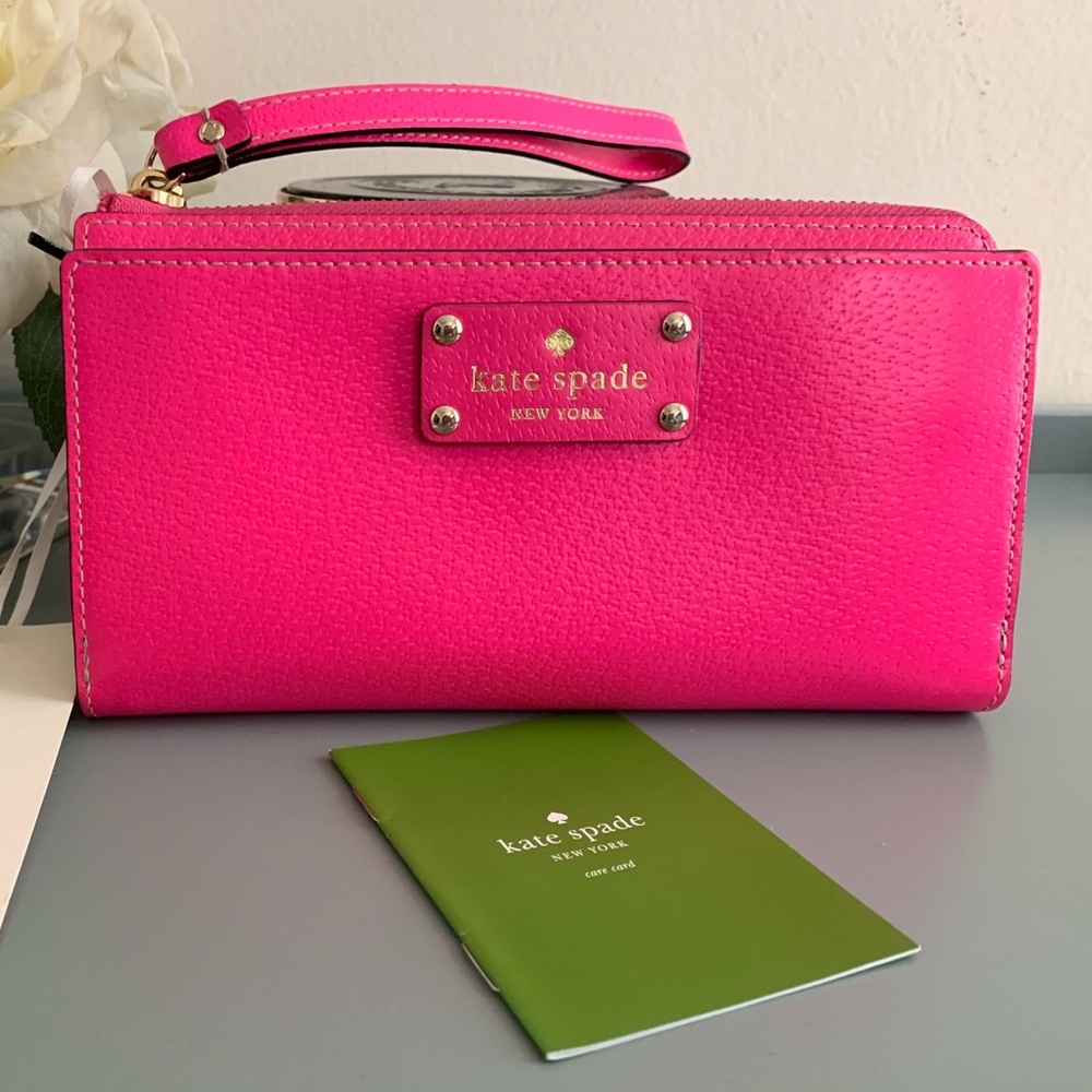 ❌SOLD❌ Kate Spade Layton Wellesley Wristlet Wallet